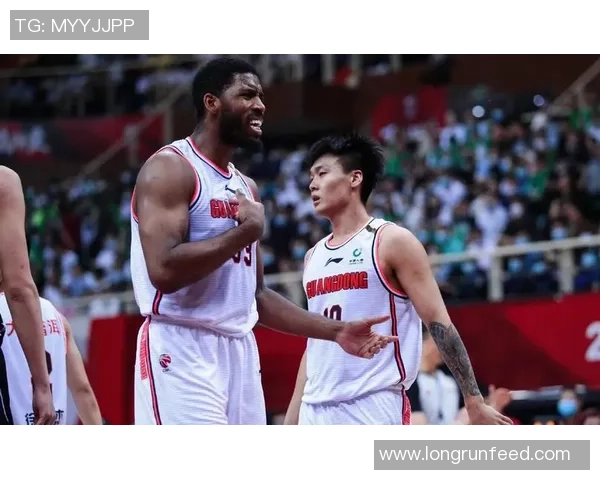 南京篮球队精英赛精彩配合分析展现团队默契与战术执行力