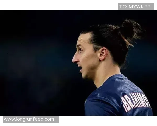 足球明星魅力发型大揭秘让你领略球场风采与时尚潮流的完美结合 足球明星魅力发型大揭秘让你领略球场风采与时尚潮流的完美结合