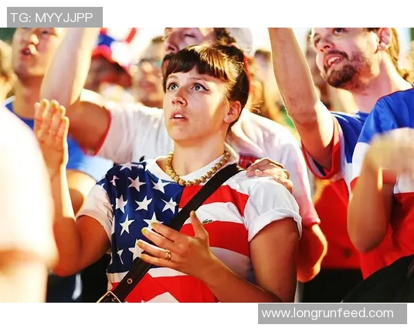 韩国足球明星观看盛况回顾与球迷互动精彩瞬间分享 韩国足球明星观看盛况回顾与球迷互动精彩瞬间分享